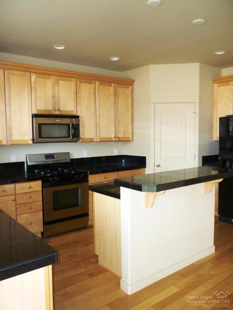 2886 NE Jackdaw Dr, Bend, OR 97701 photo 4