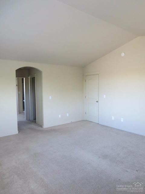 2886 NE Jackdaw Dr, Bend, OR 97701 photo 11