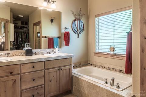 20648 Boulderfield Ave, Bend, OR 97701 photo 10