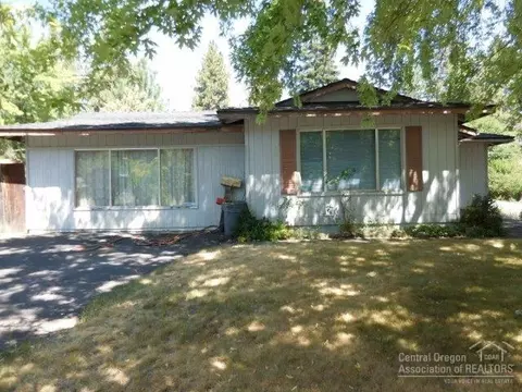 1404 NW Ithaca Ave, Bend, OR 97703 photo 1