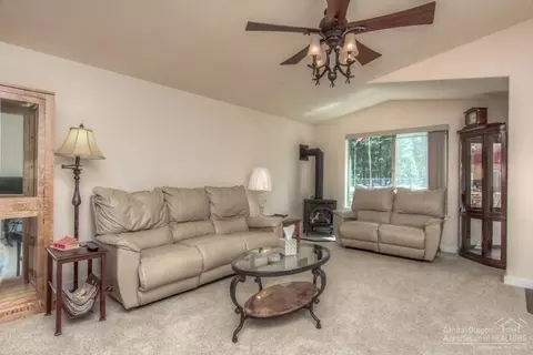 16072 Dick Rd, La Pine, OR 97739 photo 4