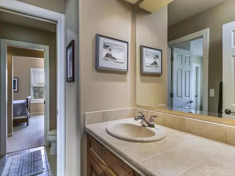 61836 Fall Creek Loop, Bend, OR 97702 photo 12