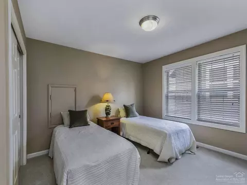 61836 Fall Creek Loop, Bend, OR 97702 photo 11
