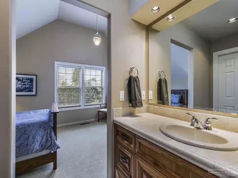 61836 Fall Creek Loop, Bend, OR 97702 photo 15