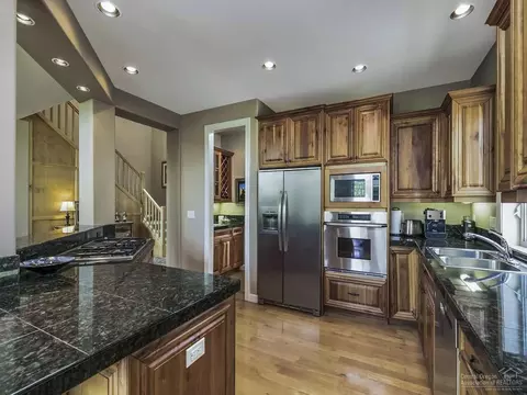 61836 Fall Creek Loop, Bend, OR 97702 photo 5