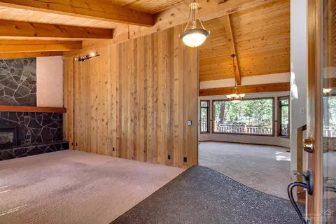 60235 E Ridgeview Dr, Bend, OR 97702 photo 4