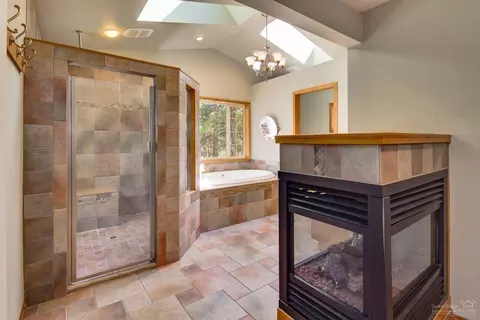 60235 E Ridgeview Dr, Bend, OR 97702 photo 16