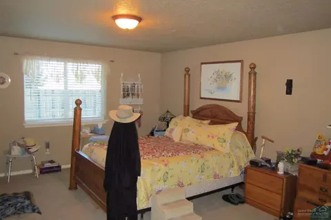 16461 Riley Dr, La Pine, OR 97739 photo 8
