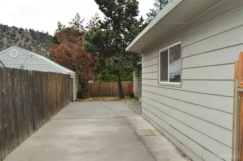 734 NE 9th St, Bend, OR 97701 photo 14
