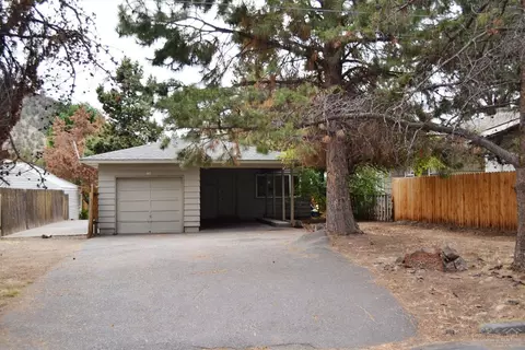 734 NE 9th St, Bend, OR 97701 photo 2