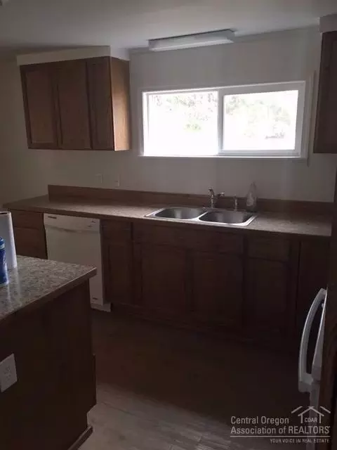 317 Bonner Ln, Crescent, OR 97733 photo 3