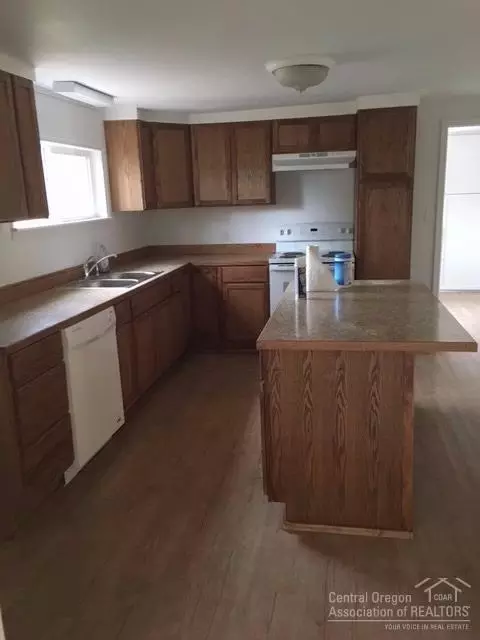 317 Bonner Ln, Crescent, OR 97733 photo 5