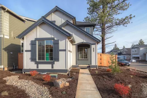 20824 Gateway Dr, Bend, OR 97702 photo 3