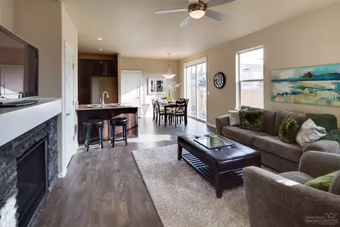 20820 Gateway Dr, Bend, OR 97702 photo 5