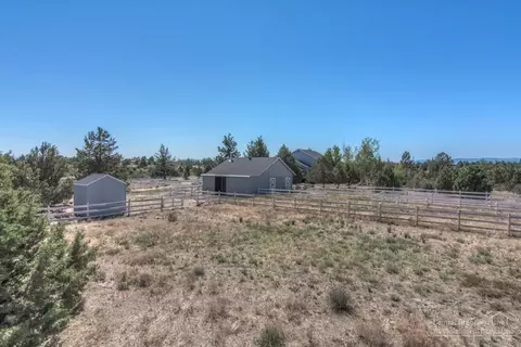 22680 Crest View Ln, Bend, OR 97702 photo 25