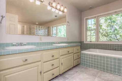 22680 Crest View Ln, Bend, OR 97702 photo 14