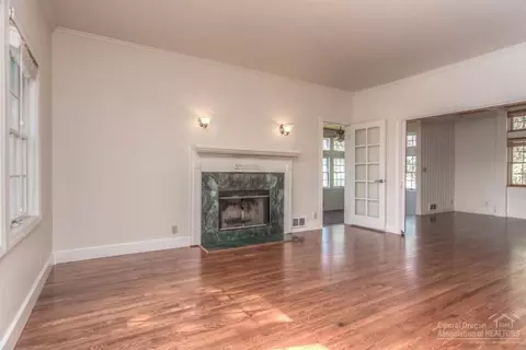 22680 Crest View Ln, Bend, OR 97702 photo 3