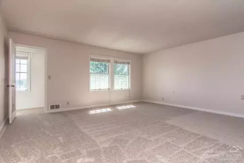 22680 Crest View Ln, Bend, OR 97702 photo 12