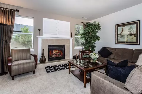 19560 Sager Loop, Bend, OR 97702 photo 2