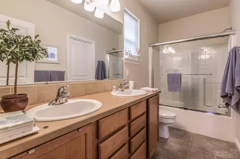 19560 Sager Loop, Bend, OR 97702 photo 7