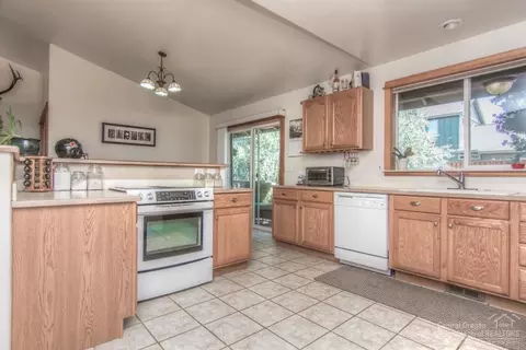 20967 Spinnaker St, Bend, OR 97701 photo 11