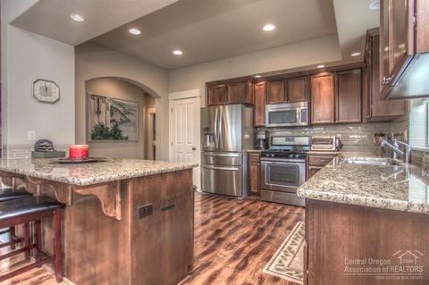 21375 Nolan Ct, Bend, OR 97701 photo 11