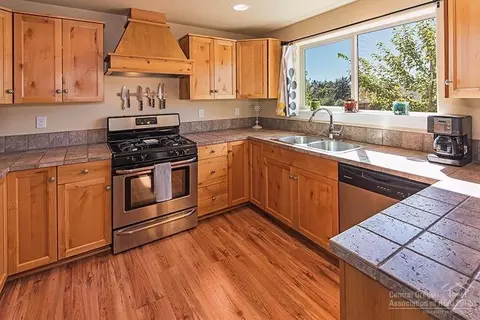 63368 Lamoine Ln, Bend, OR 97701 photo 6