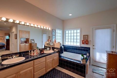 20445 Keystone Ct, Bend, OR 97702 photo 15