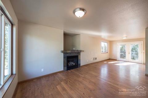 2720 NE Ocker Dr, Bend, OR 97701 photo 9