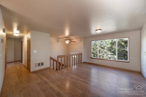 2720 NE Ocker Dr, Bend, OR 97701 photo 3