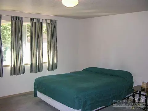 15980 Frances Ln, La Pine, OR 97739 photo 9