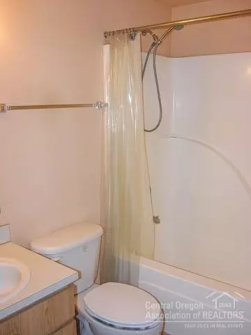 15980 Frances Ln, La Pine, OR 97739 photo 8