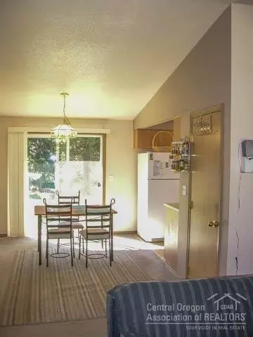 15980 Frances Ln, La Pine, OR 97739 photo 4