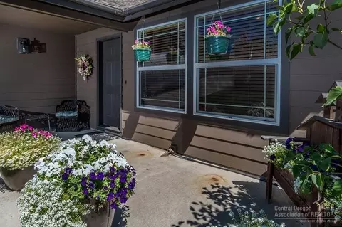 20344 Sonata Way, Bend, OR 97702 photo 2