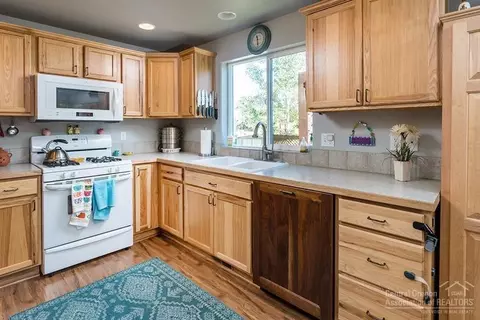20344 Sonata Way, Bend, OR 97702 photo 4