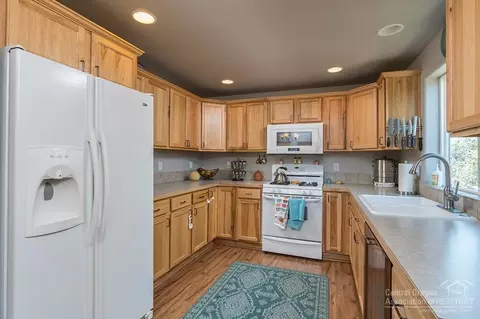20344 Sonata Way, Bend, OR 97702 photo 3