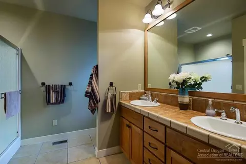 61434 Linton Loop, Bend, OR 97702 photo 8