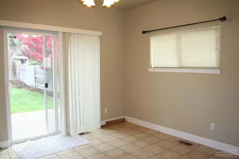 20173 Lora Ln, Bend, OR 97702 photo 6