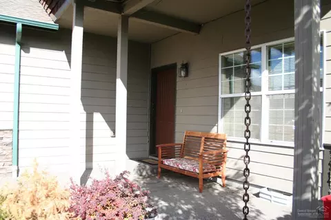 20173 Lora Ln, Bend, OR 97702 photo 2