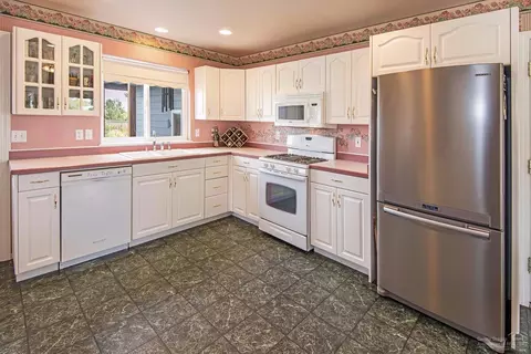 21485 Bradetich Loop, Bend, OR 97701 photo 3