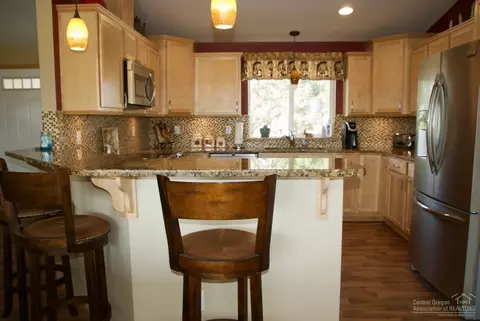 25221 Deer Ln, Bend, OR 97701 photo 3