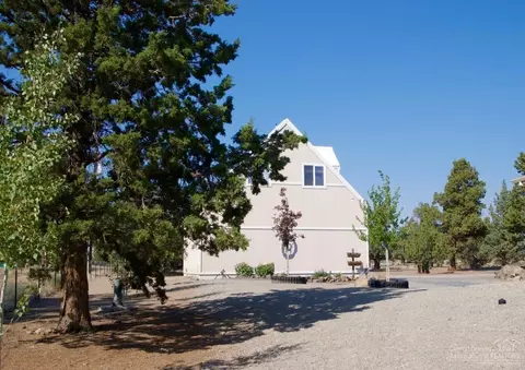 25221 Deer Ln, Bend, OR 97701 photo 11