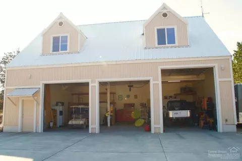 25221 Deer Ln, Bend, OR 97701 photo 12