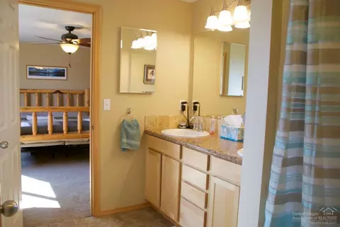 25221 Deer Ln, Bend, OR 97701 photo 17