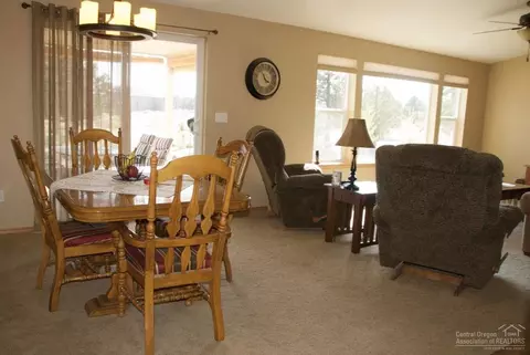 25221 Deer Ln, Bend, OR 97701 photo 5