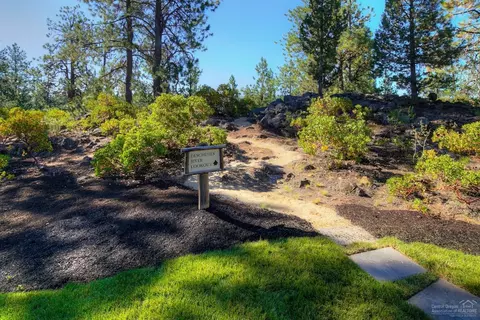 60448 Snap Shot Loop, Bend, OR 97702 photo 18