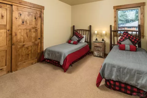 60448 Snap Shot Loop, Bend, OR 97702 photo 13