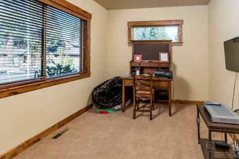 60448 Snap Shot Loop, Bend, OR 97702 photo 9