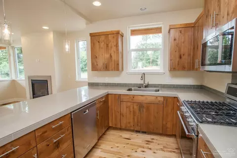 63370 Clearstone Dr, Bend, OR 97703 photo 4