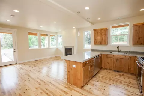 63370 Clearstone Dr, Bend, OR 97703 photo 2